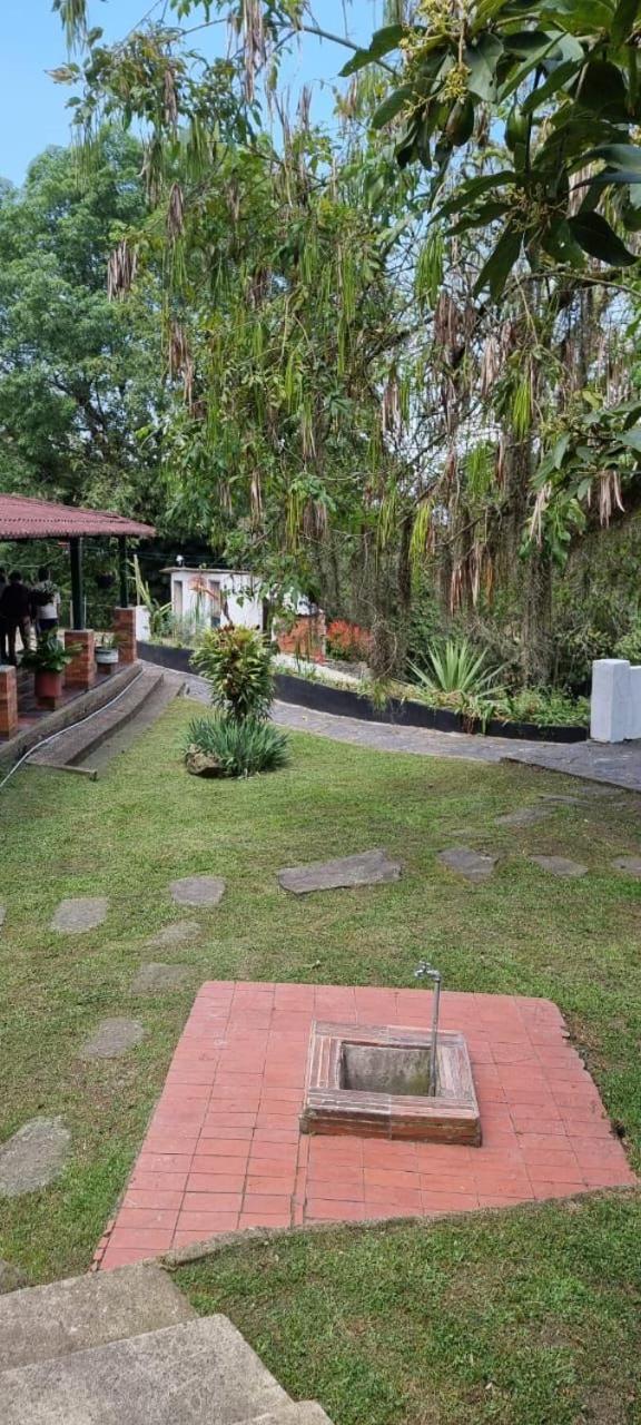 Cq Santa Ana Hotel